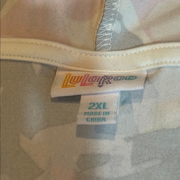 LuLaRoe Pastel Floral Top “Eliza” (2XL) - Picture 5 of 6